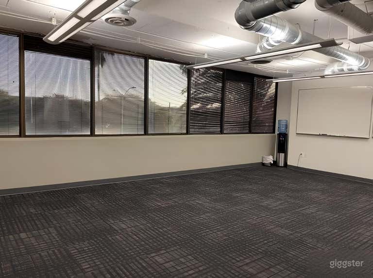  Suite 301: THE ARSENIO HALL SHOW (LAX) 