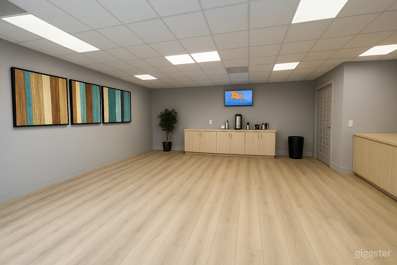 Urban Oasis in the Heart of Downtown Hollywood Photo 1