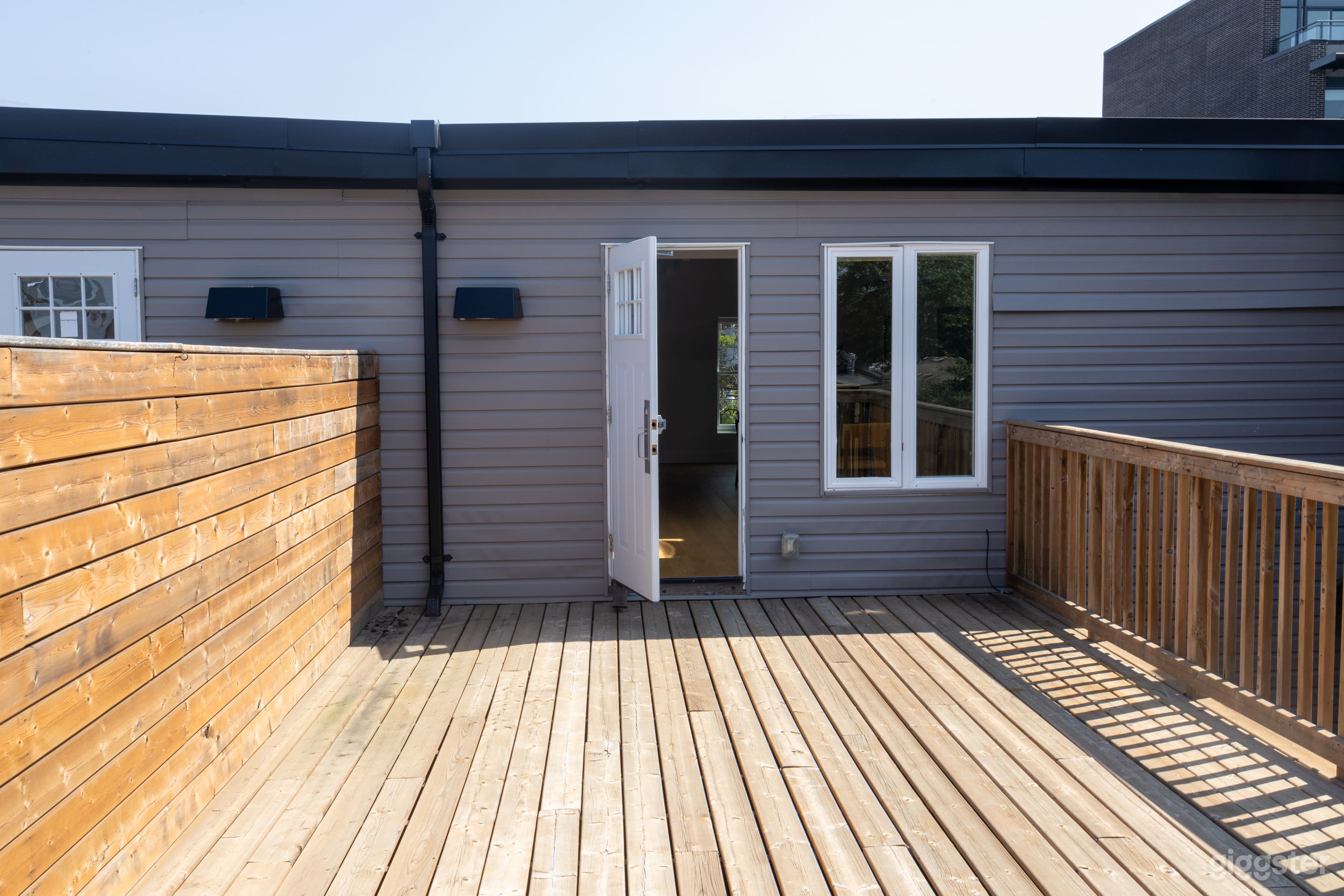 Bright Creative Loft with Private Rooftop Patio in the Heart Photo 2