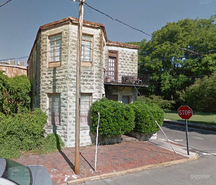  Renovated Home w Great location 