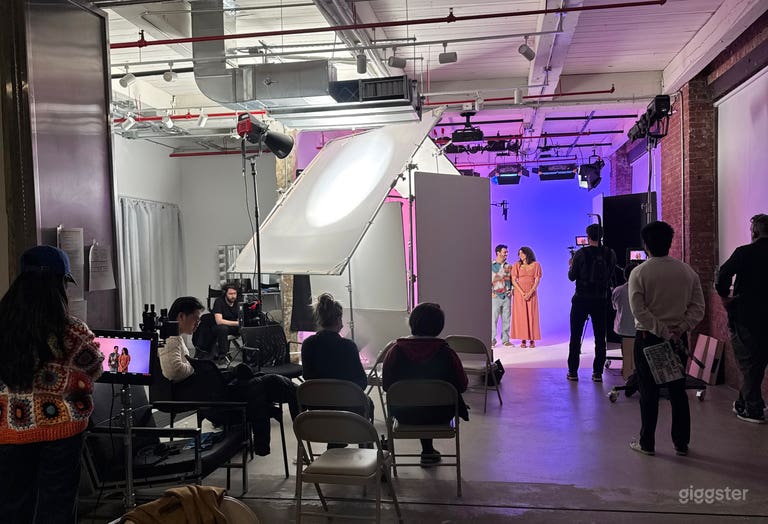  Amazing Studio with Two Cyclorama walls in lux building 