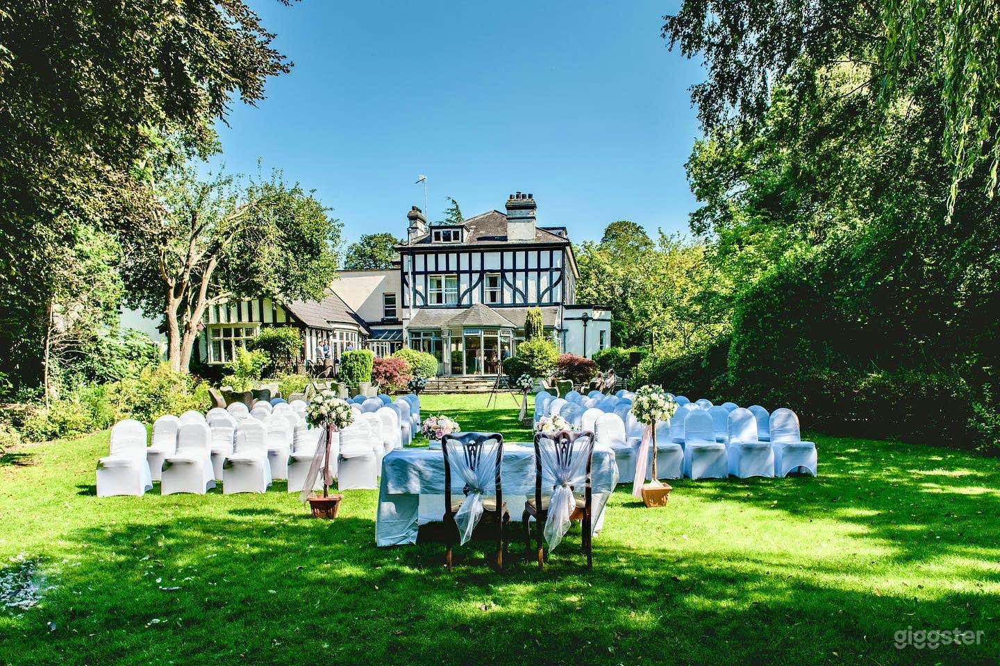 Party Lawn  in Country Hotel Photo 1