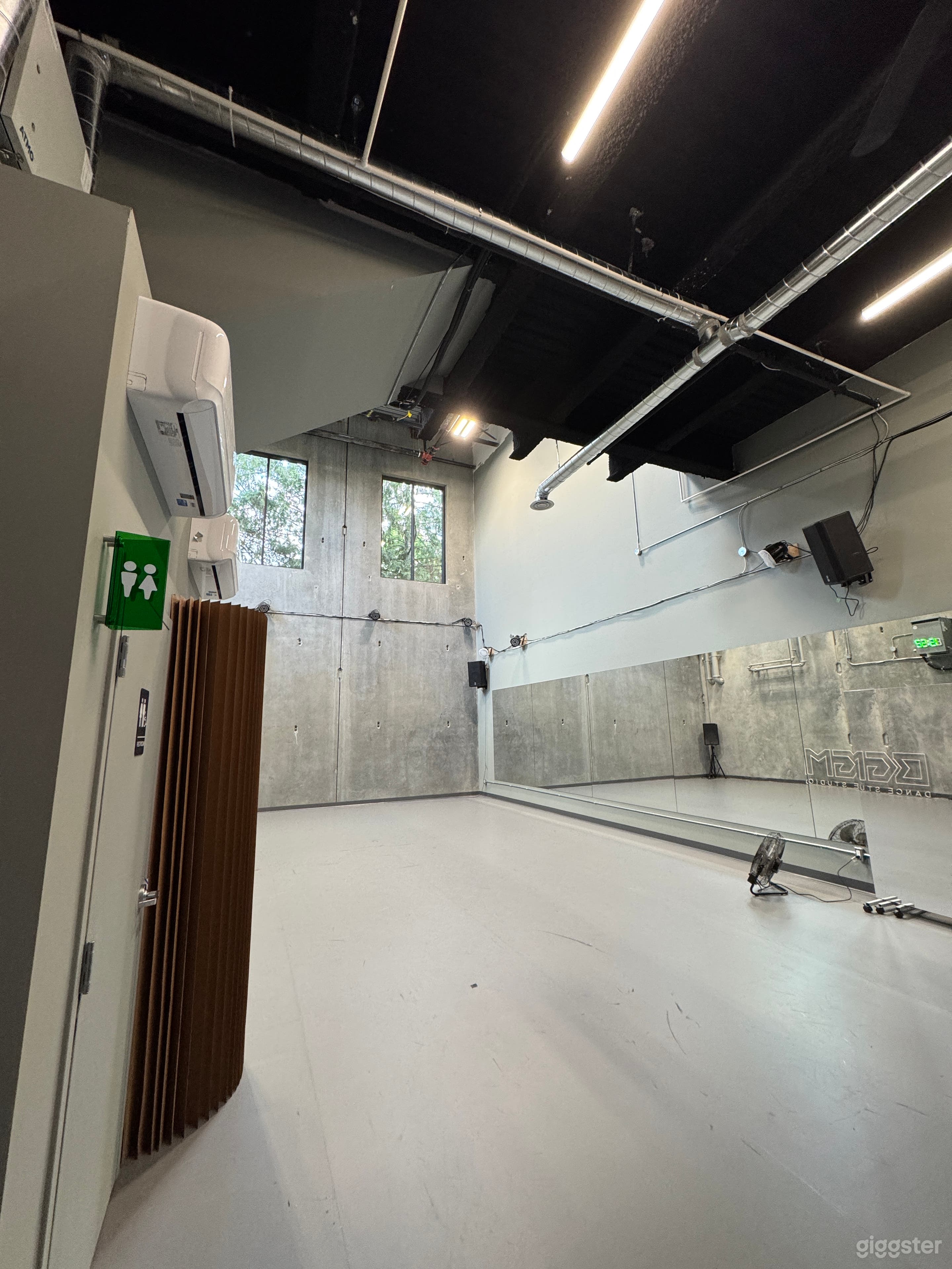 Industrial-chic Studio 1 Photo 4