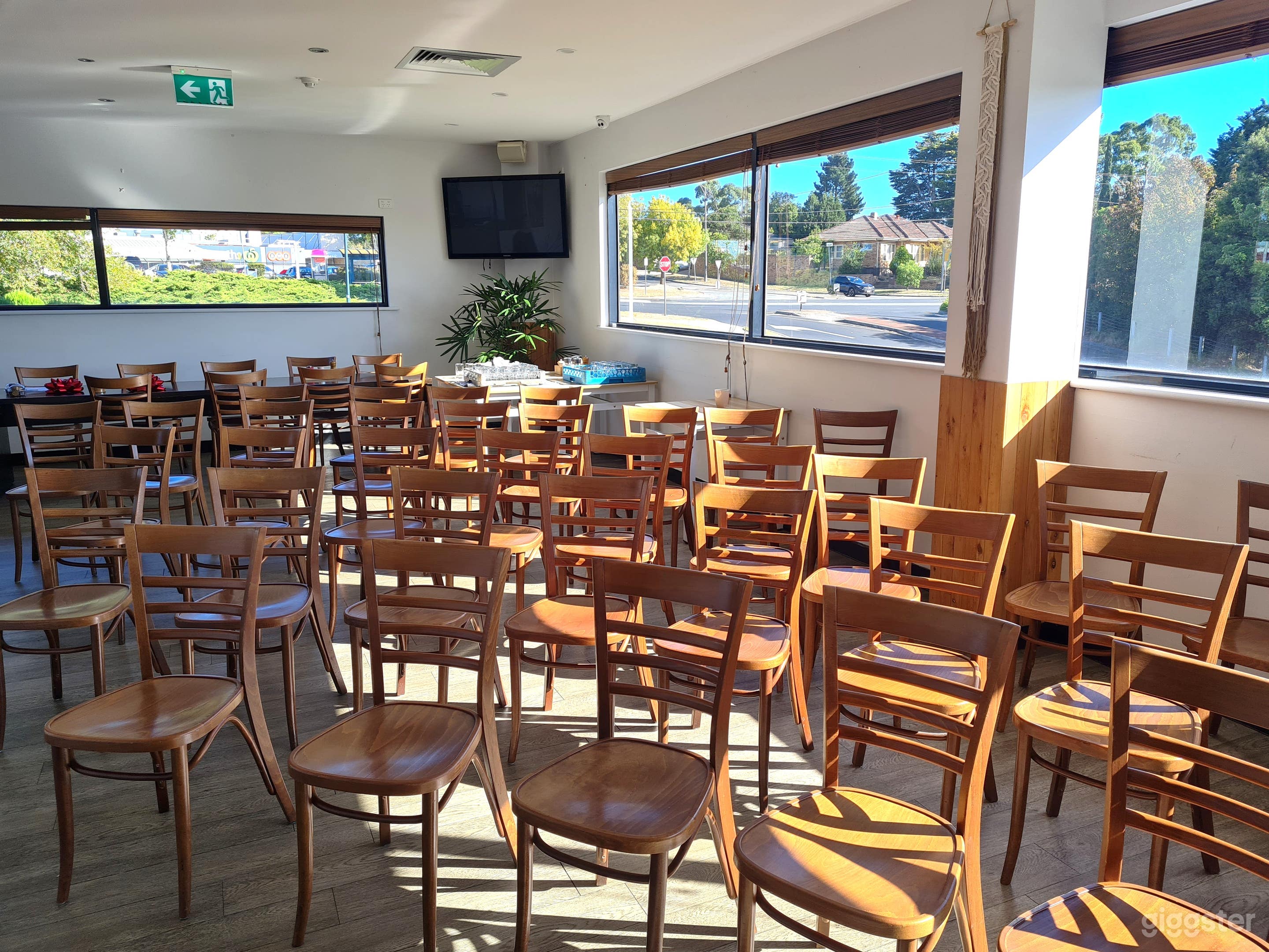 Low Carb Pleasure– Indoor & Outdoor Event Space Photo 4