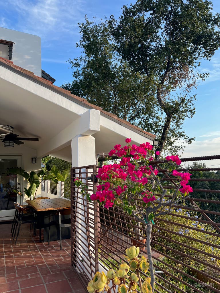   White Adobe w/ Pool & Views - Outdoors & HMU Room 