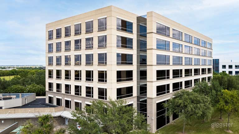  8 Person Meeting Space in Legacy Plaza in Plano 