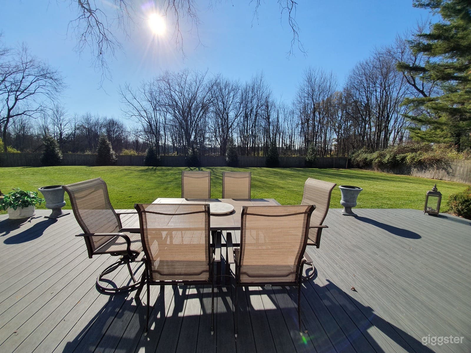Classic suburban home with huge backyard and retro basement  Photo 3