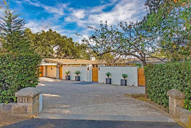 MID CENTURY MODERN Montecito Estate-Single Story Photo 4