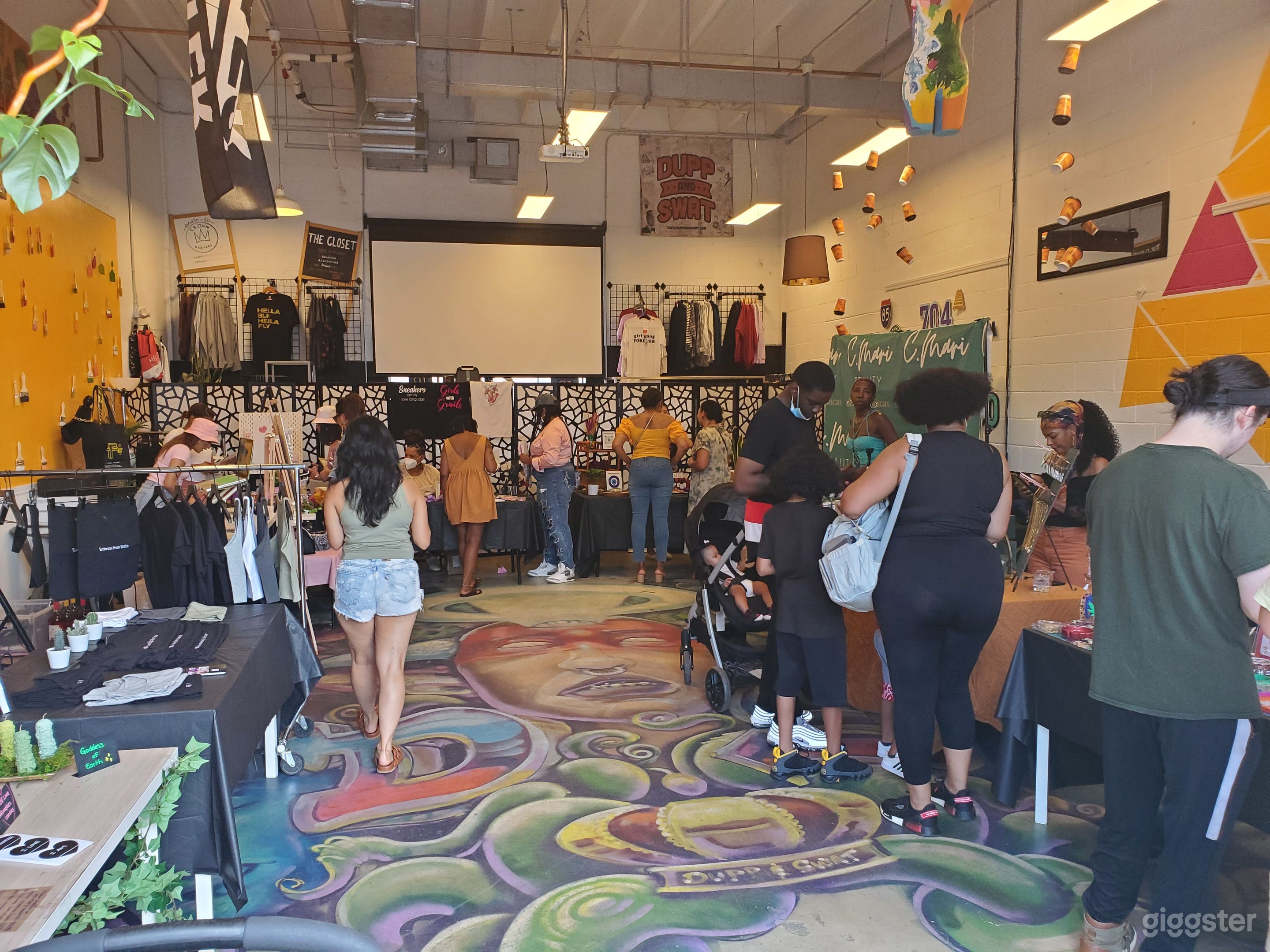 Quirky, Colorful, Creative Studio Near Uptown Photo 3