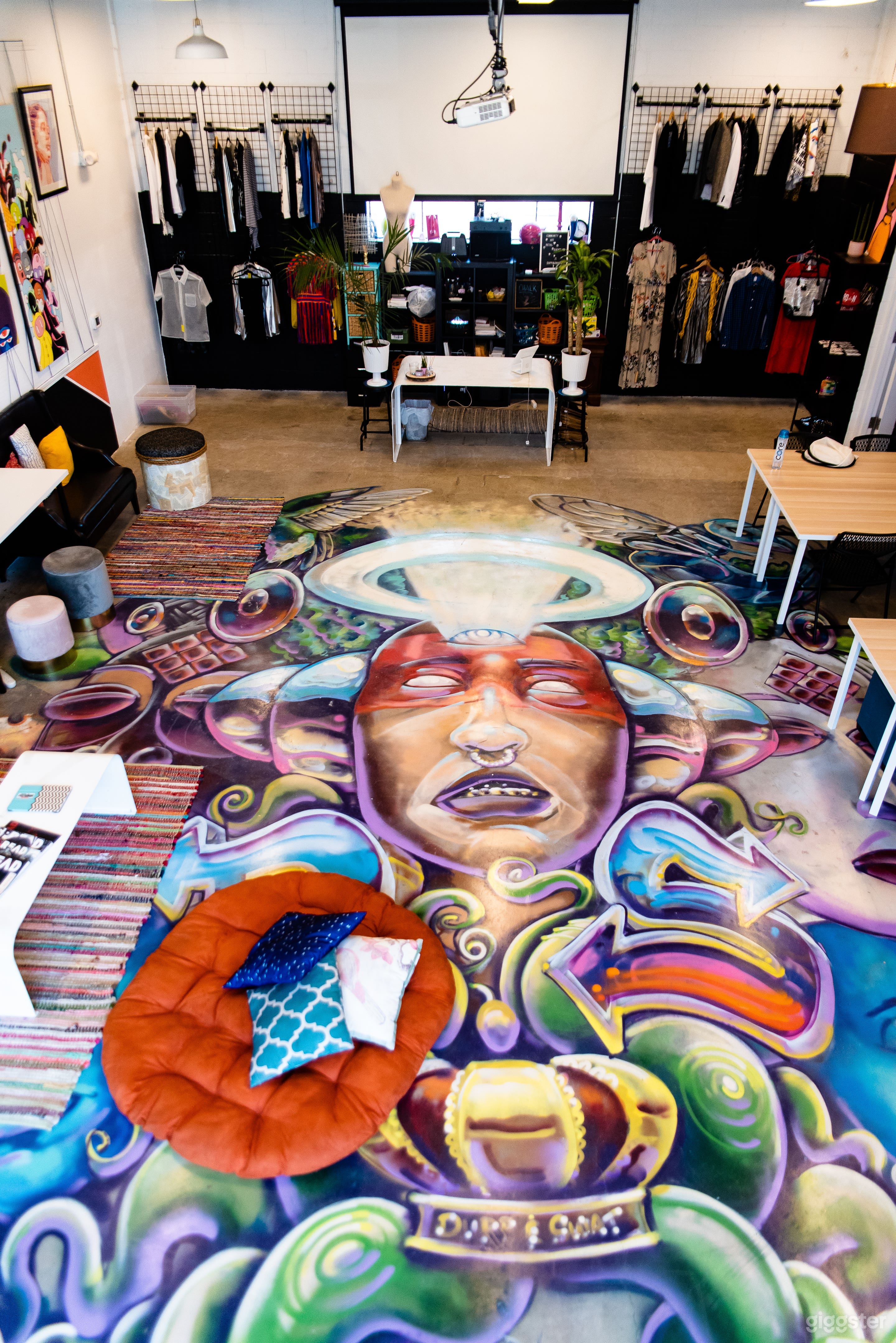 Quirky, Colorful, Creative Studio Near Uptown Photo 2