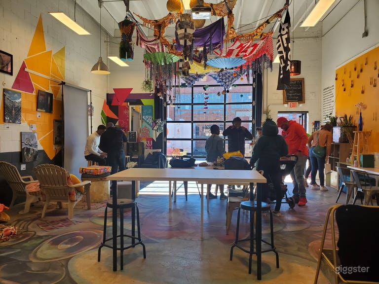  Quirky, Colorful, Creative Studio Near Uptown 