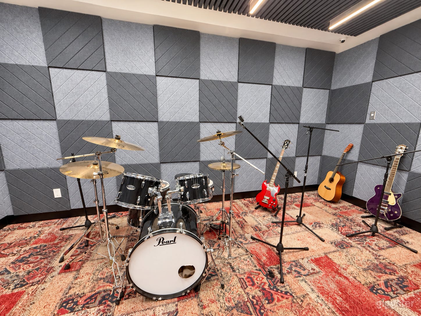 West Green Studio Photo 4