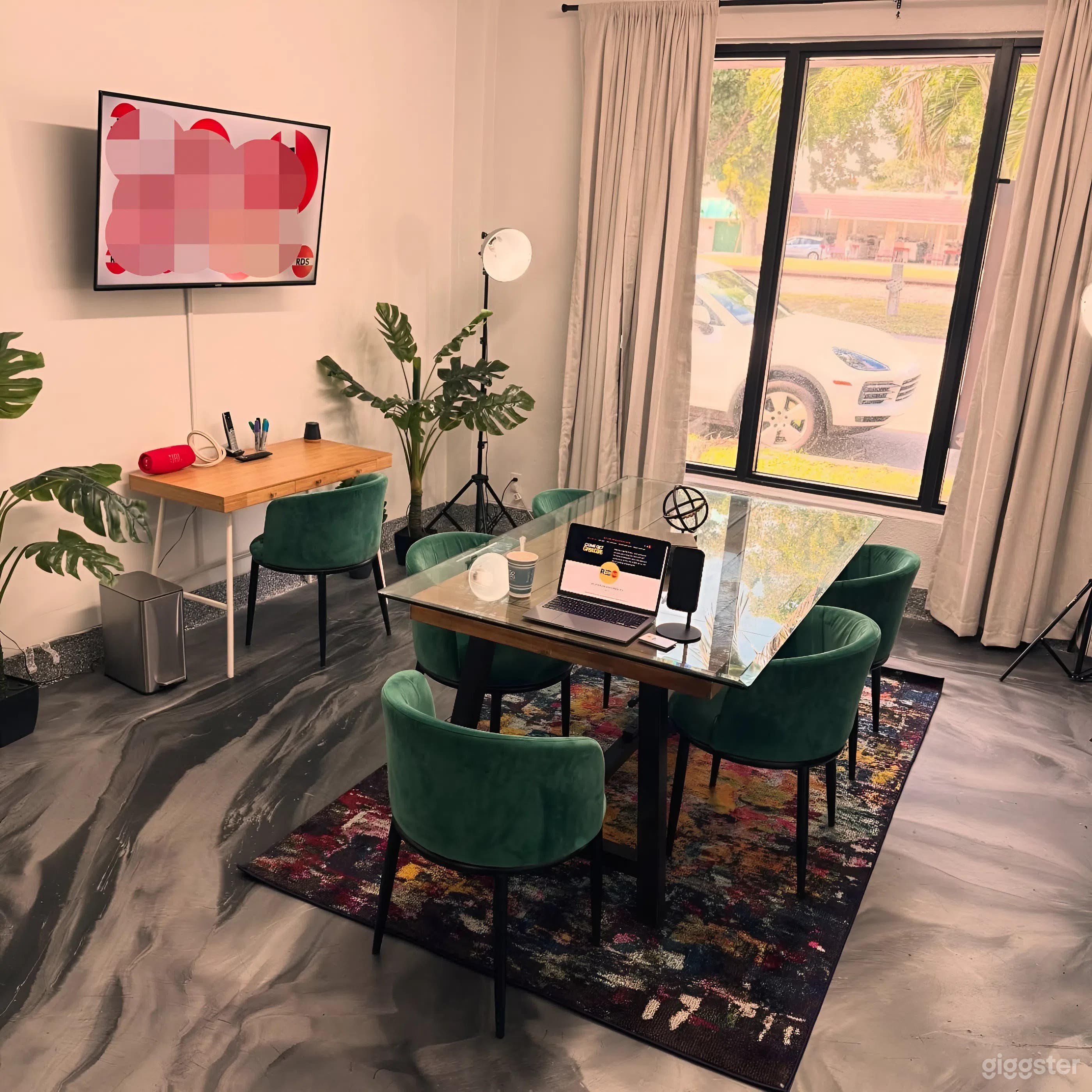 Natural Light Industrial Conference Room Photo 1