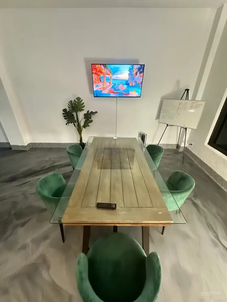  Natural Light Industrial Conference Room 