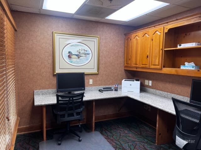 Business Center with High Speed Internet for 20 Photo 4