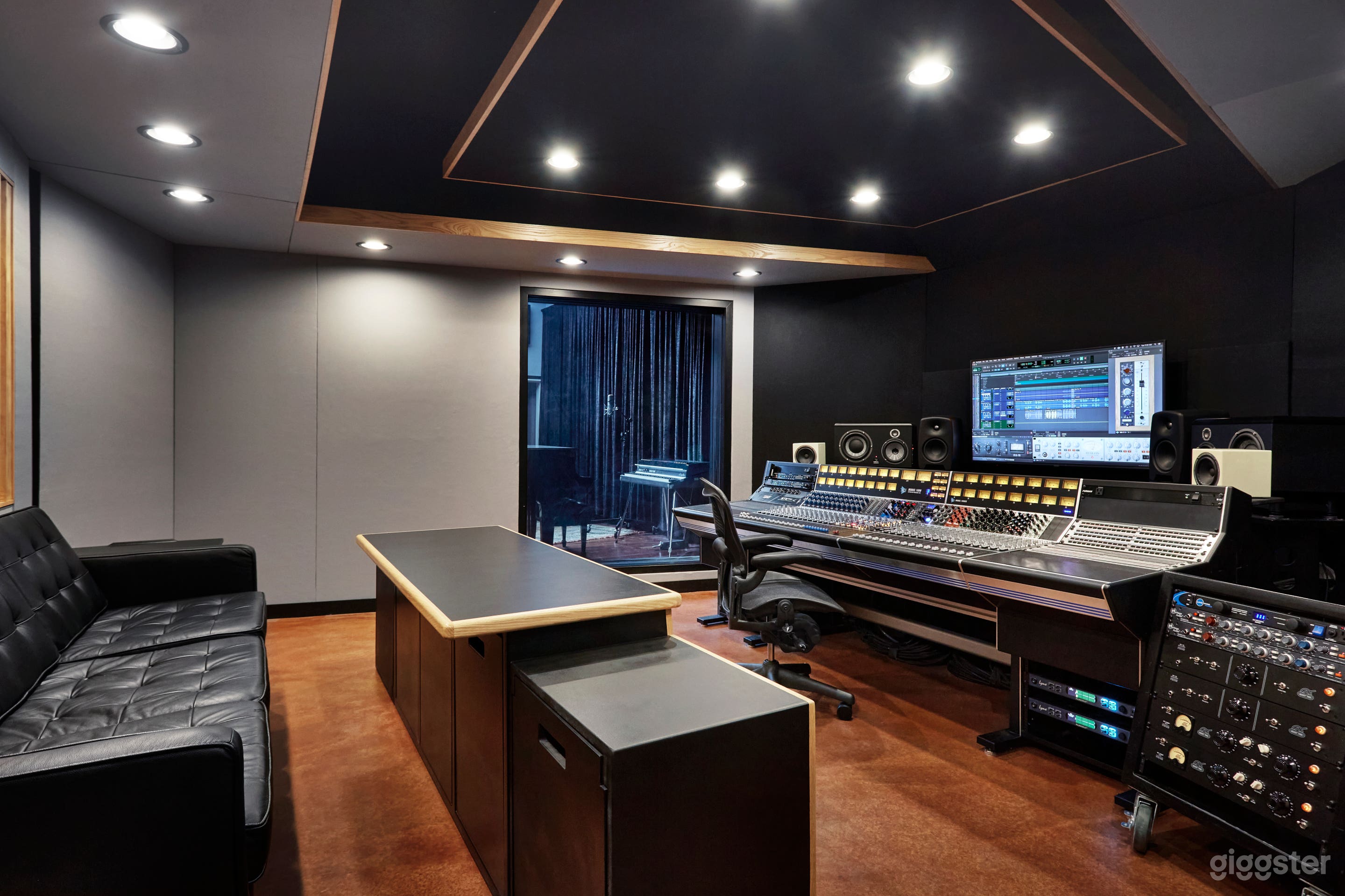 Modern Midwest Recording Studio Photo 3