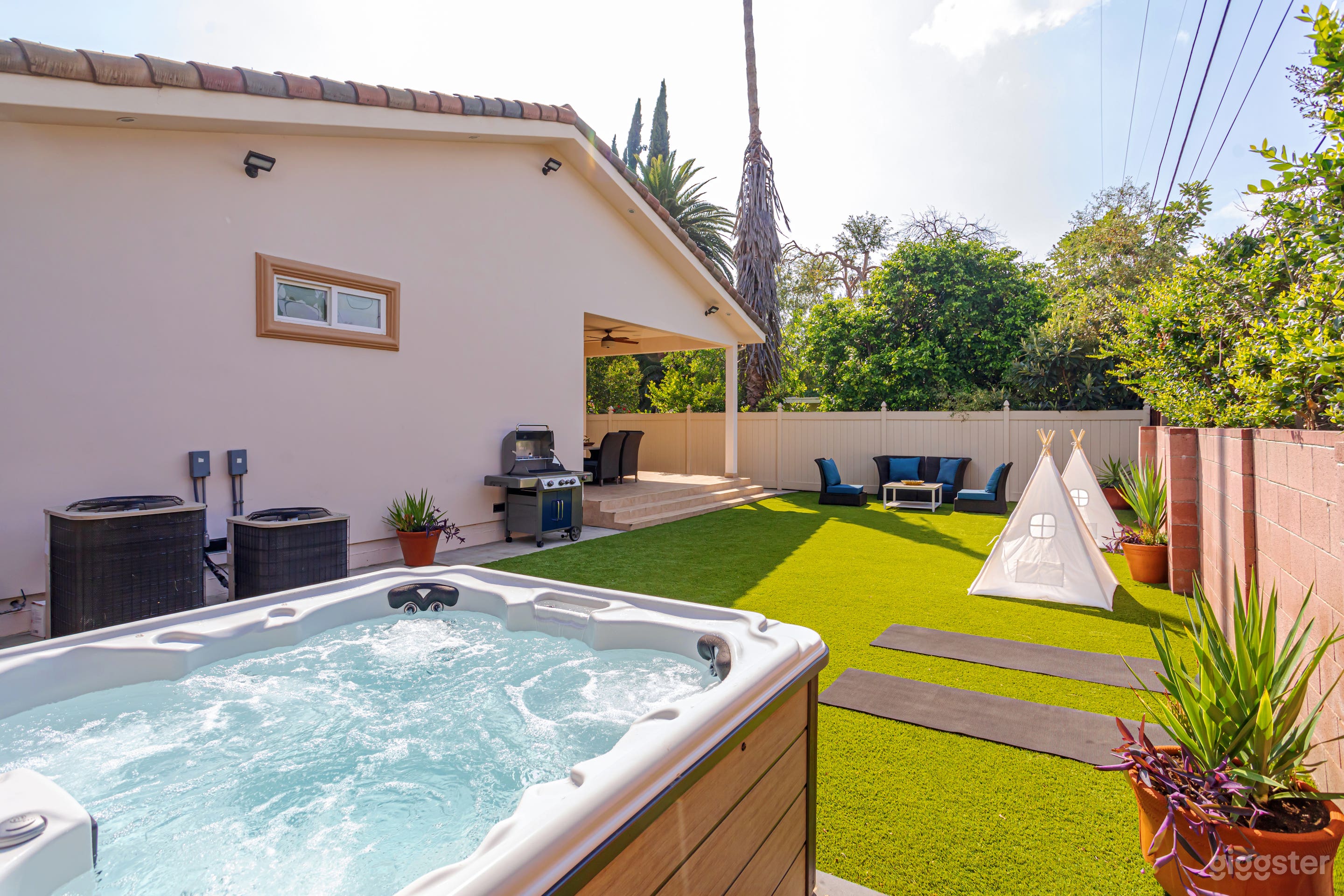 Regal 5 bed w/hot tub  Photo 1