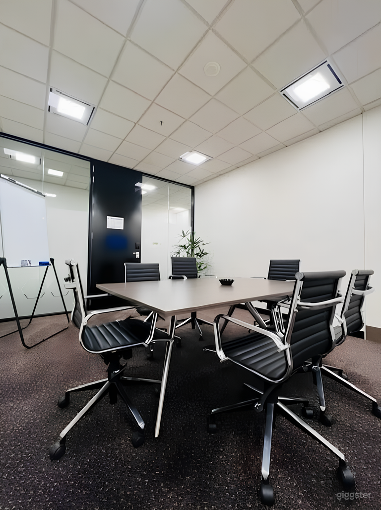  Landy I Meeting Room for 6 Person 