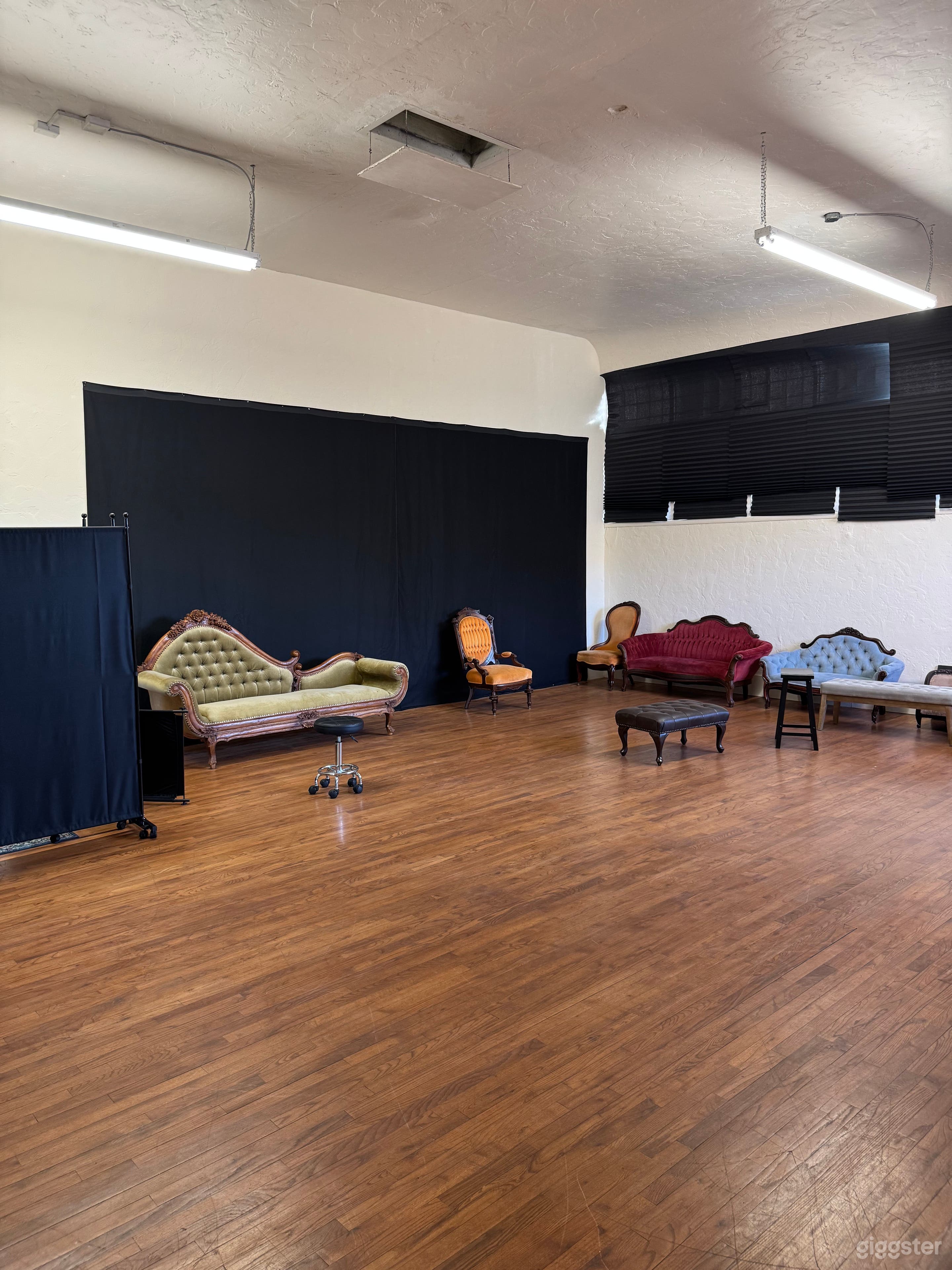 Open Photography Studio with Hardwood Floor Photo 3