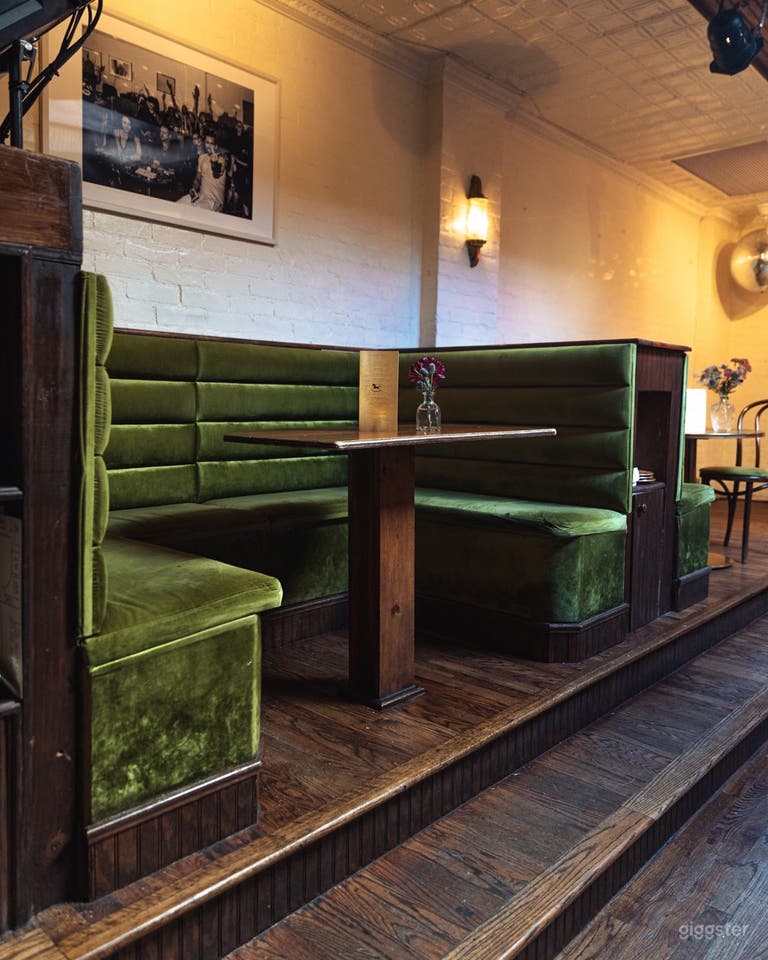  Gorgeous mid-century bar, restaurant, lounge 