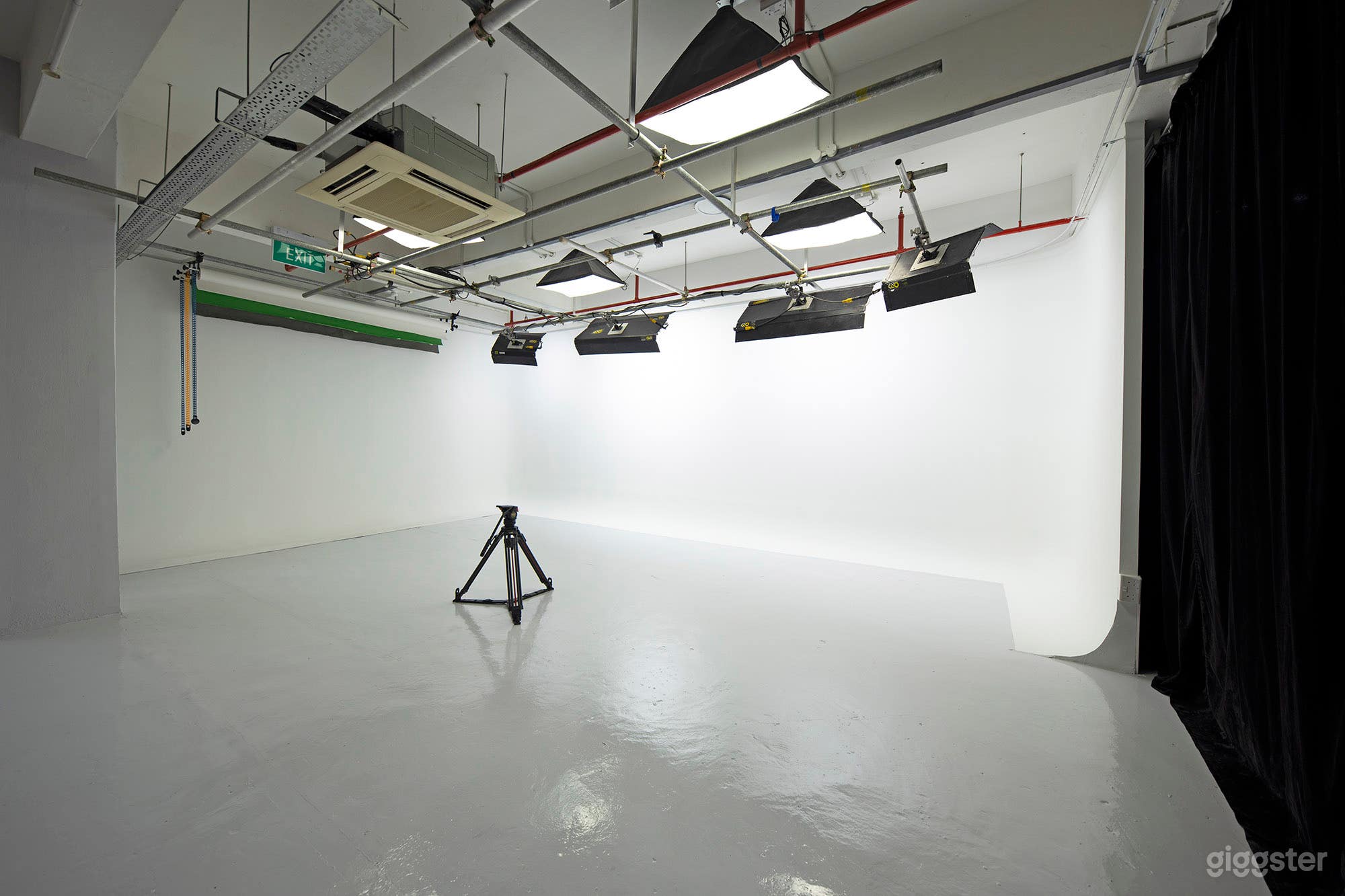 Spacious Versatile Photography Studio Photo 1