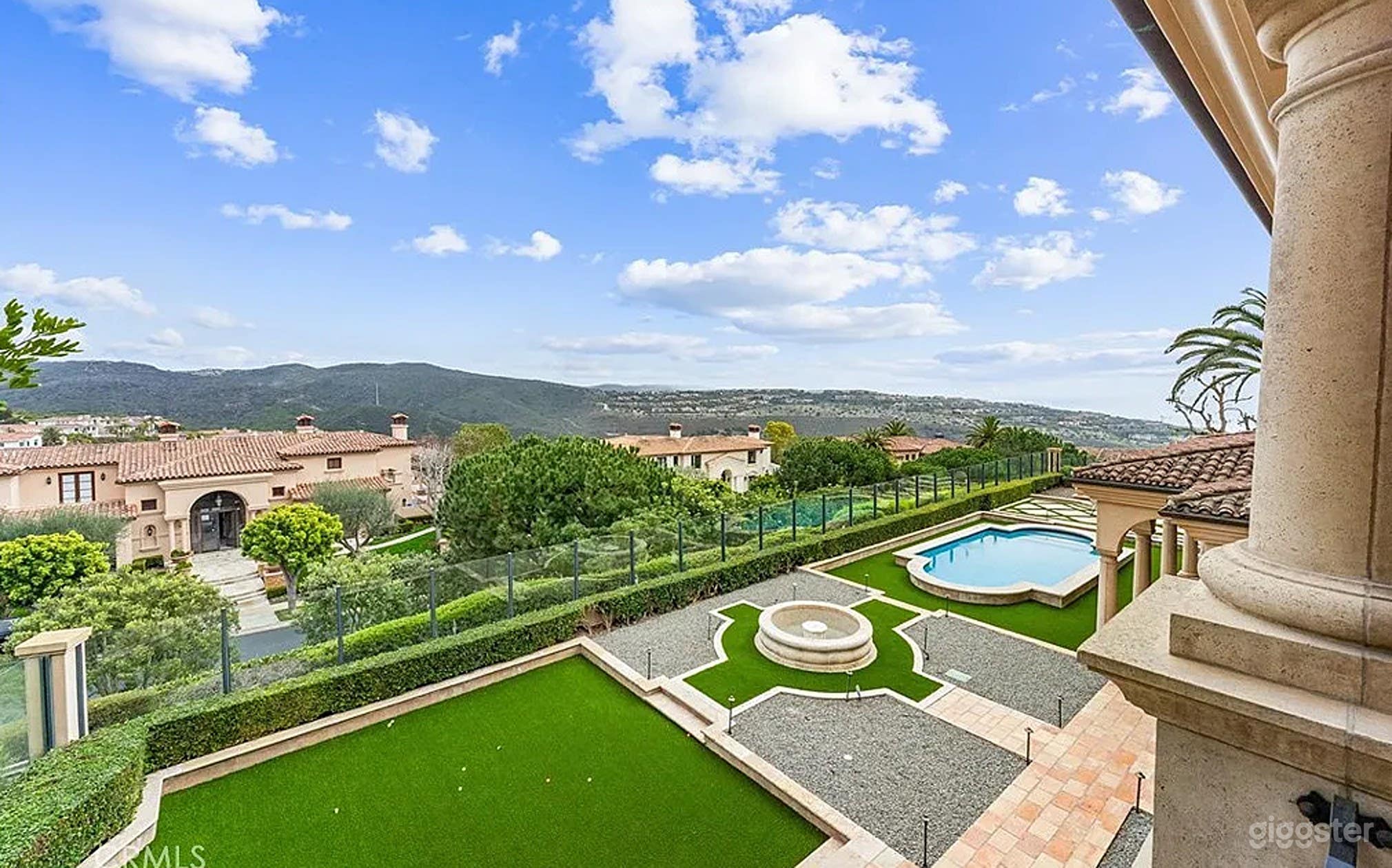 Private Pool &amp; Balcony Paradise Photo 3