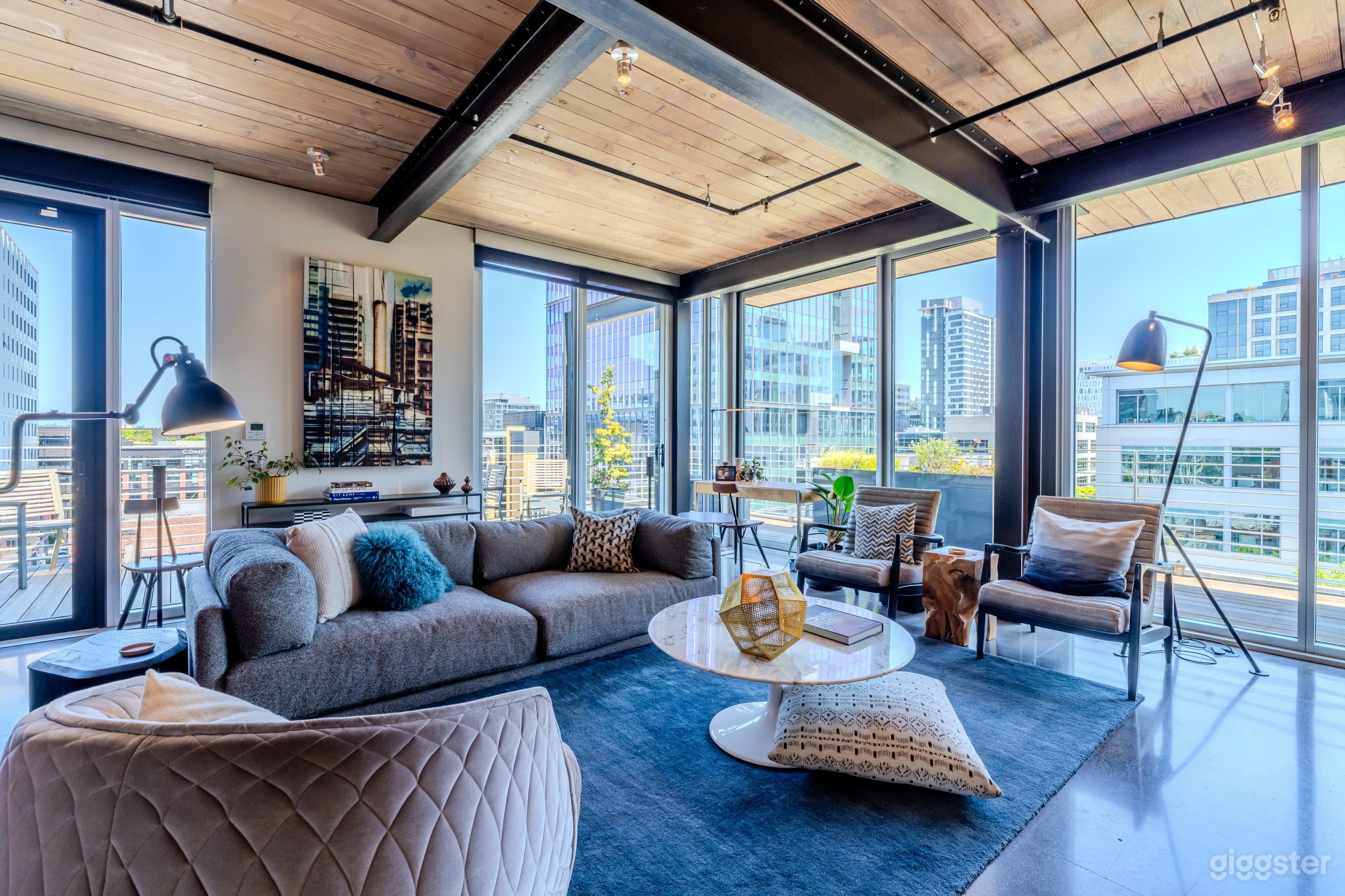 Seattle's Gem || Penthouse with Lake Union View Photo 1