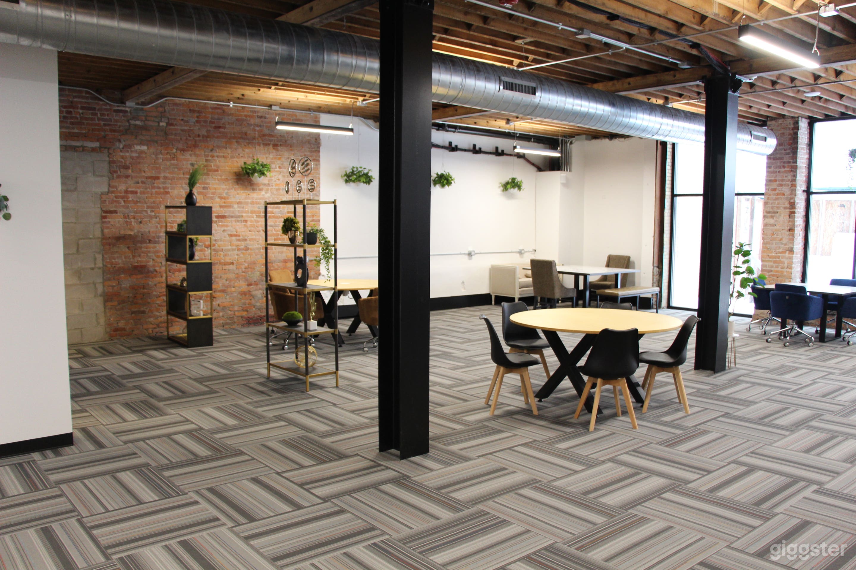 M1 Meeting Room Photo 3