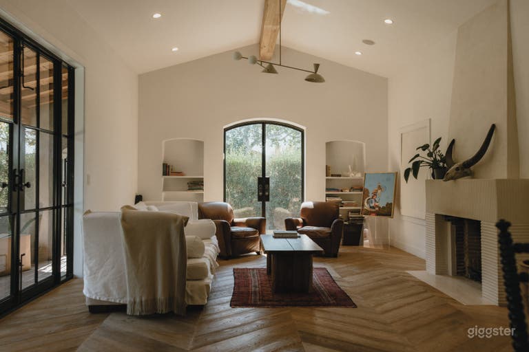  House With Perfect Blend Of Luxury And Coastal Charm (Full B 