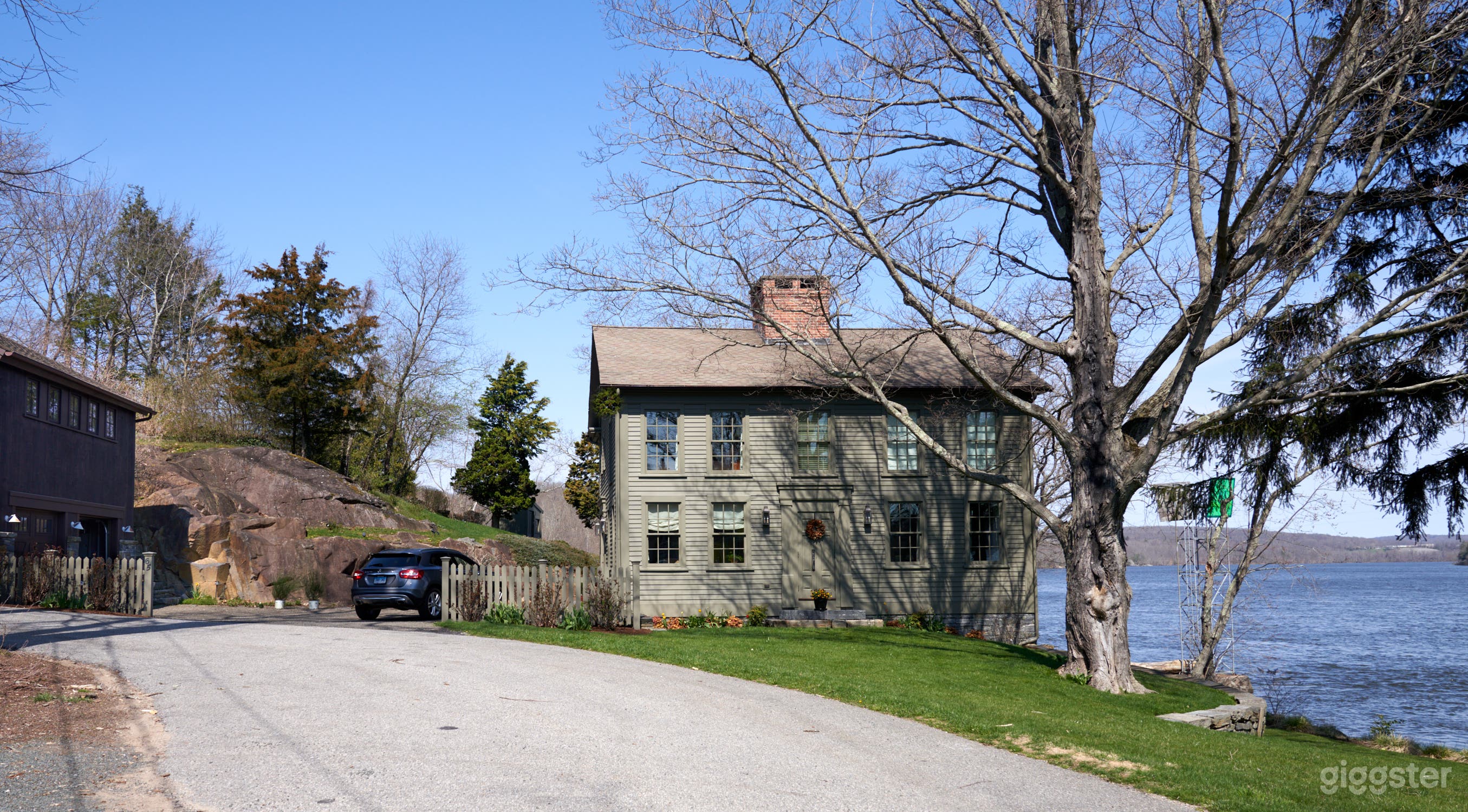 Colonial Loft House Photo 1