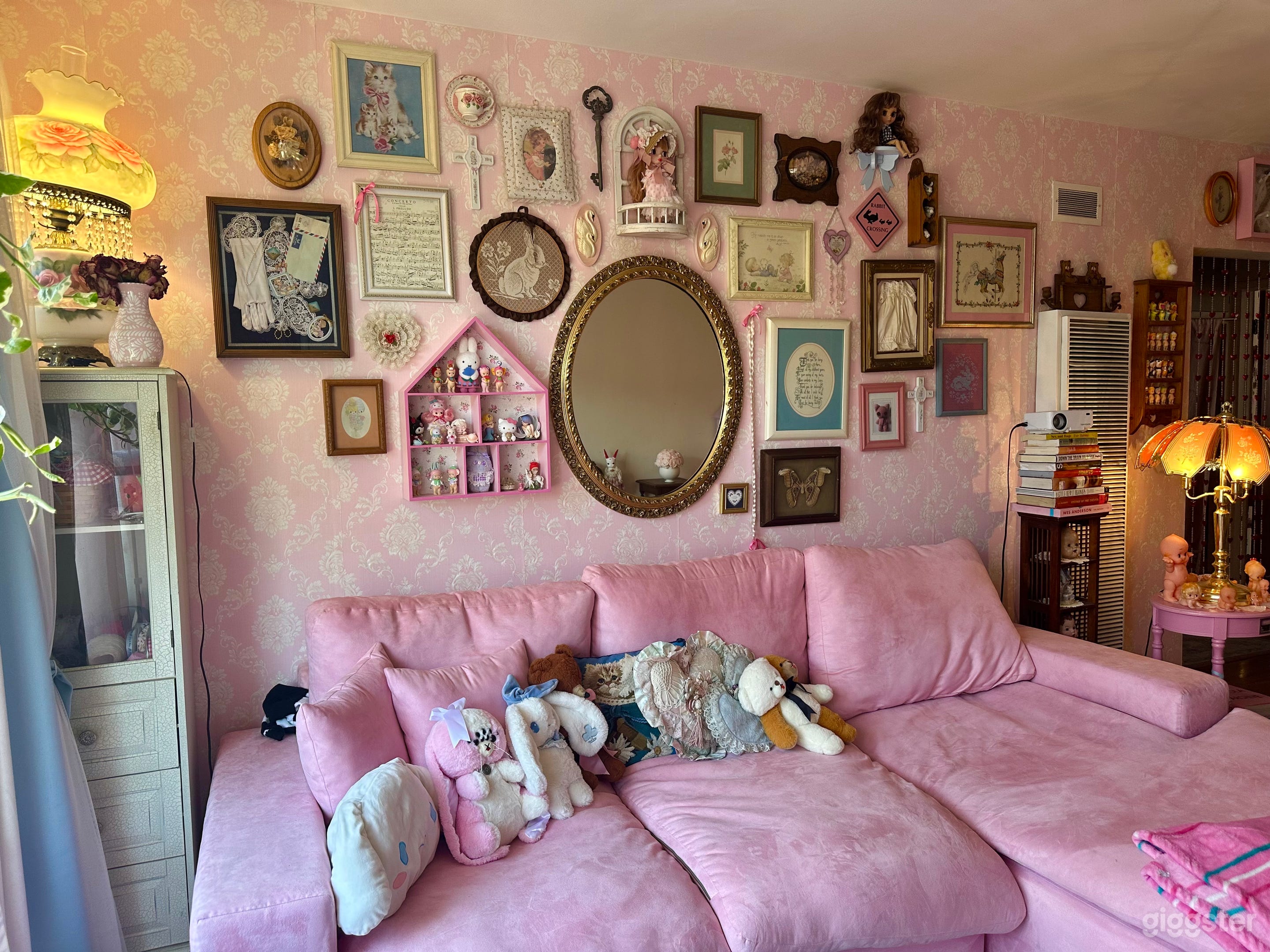 Vintage Dollhouse Apartment Photo 4