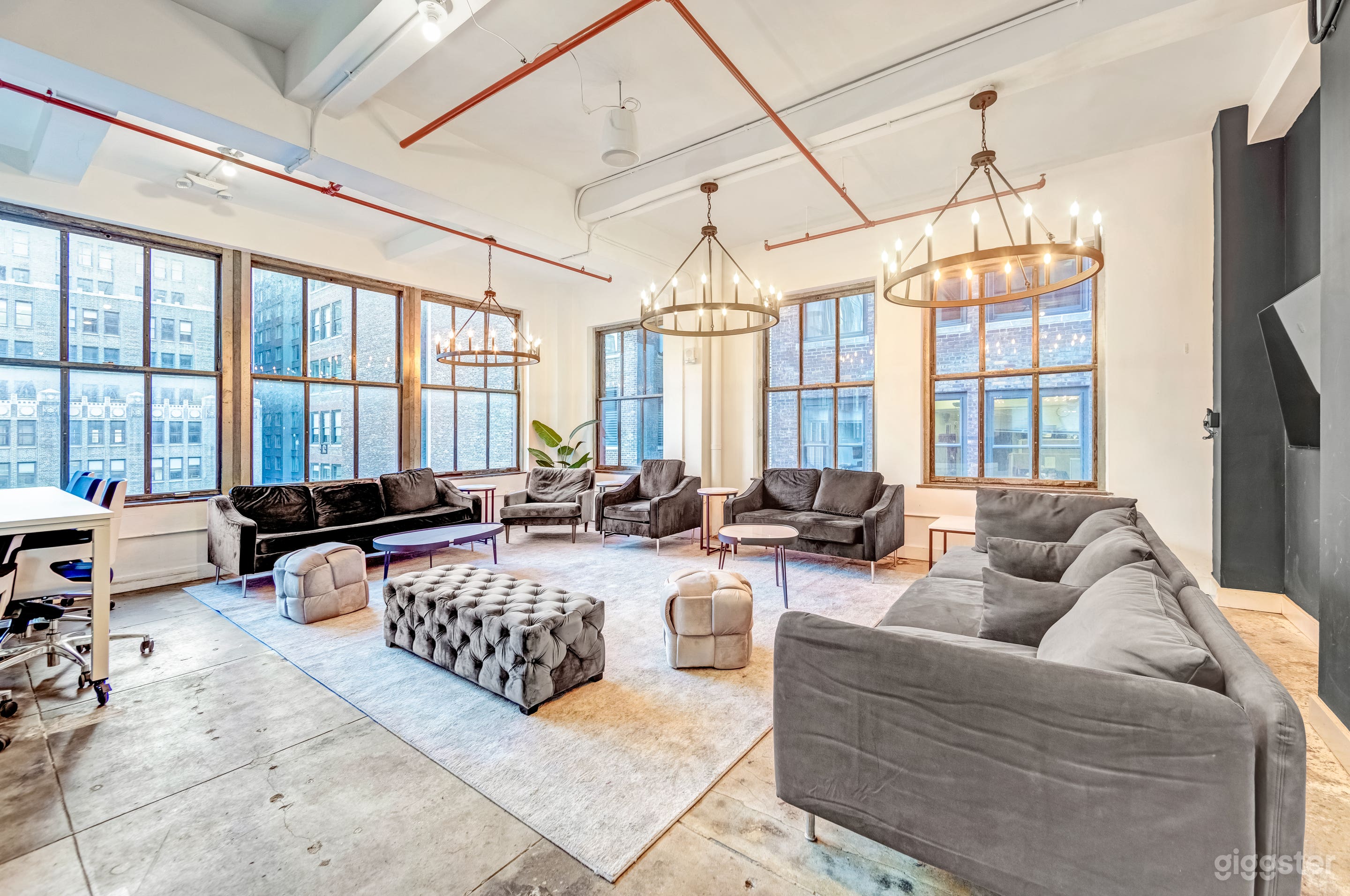 OASIS by Workville - Conference Center &amp; Corporate Events, Flex Office, Meeting Space Venue &amp; Rooftop Photo 1