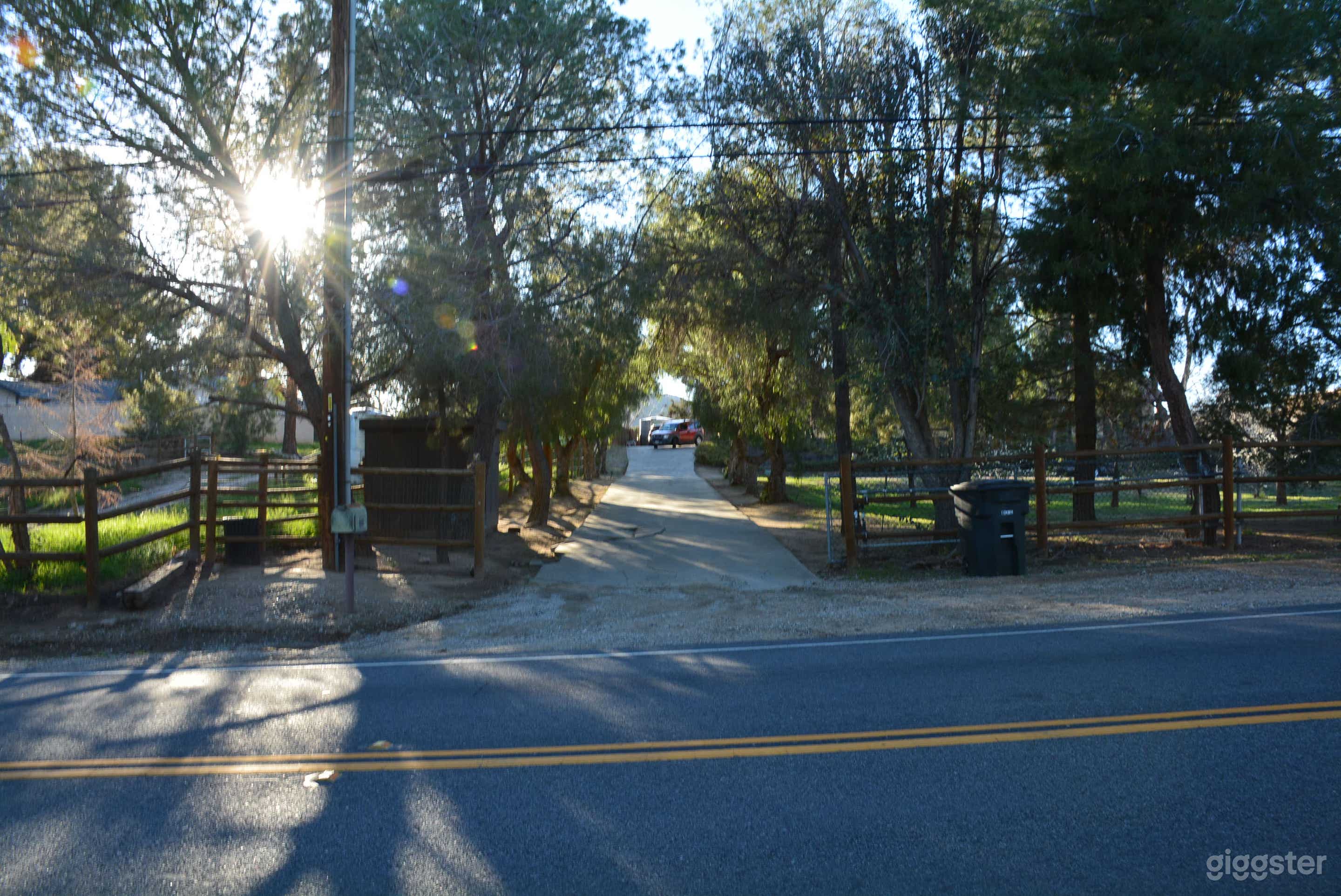 Rural Spanish Home on 1 acre in Western Town Photo 4