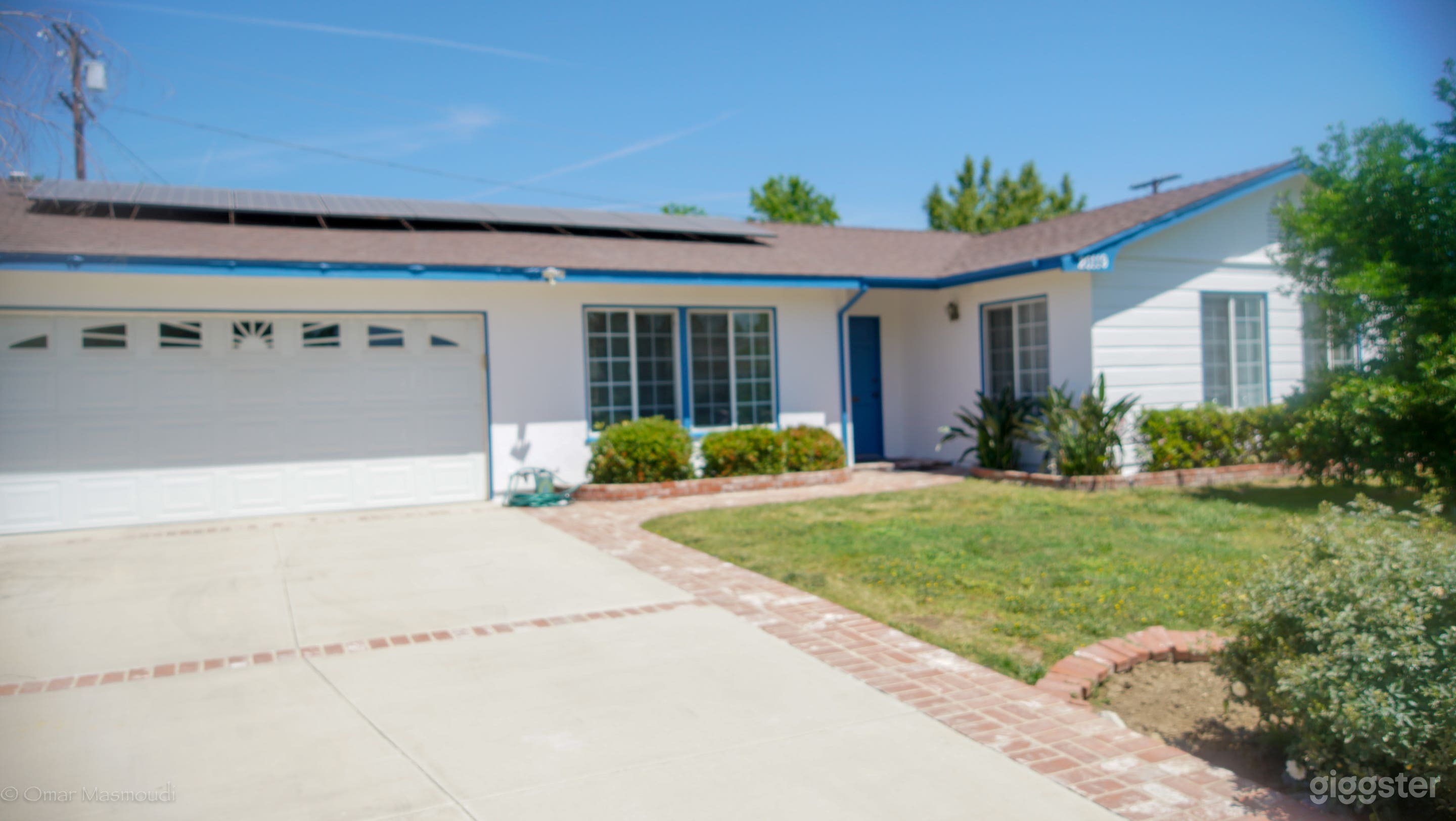 Beautiful single Family Home with a Pool available Photo 4