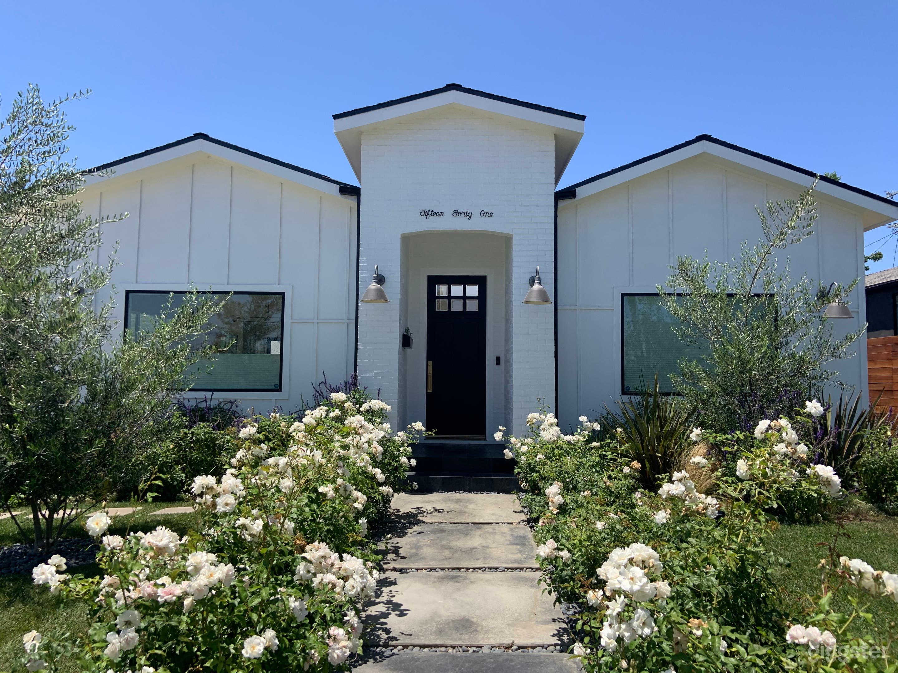 Modern Los Angeles Farmhouse - Production Location Photo 1