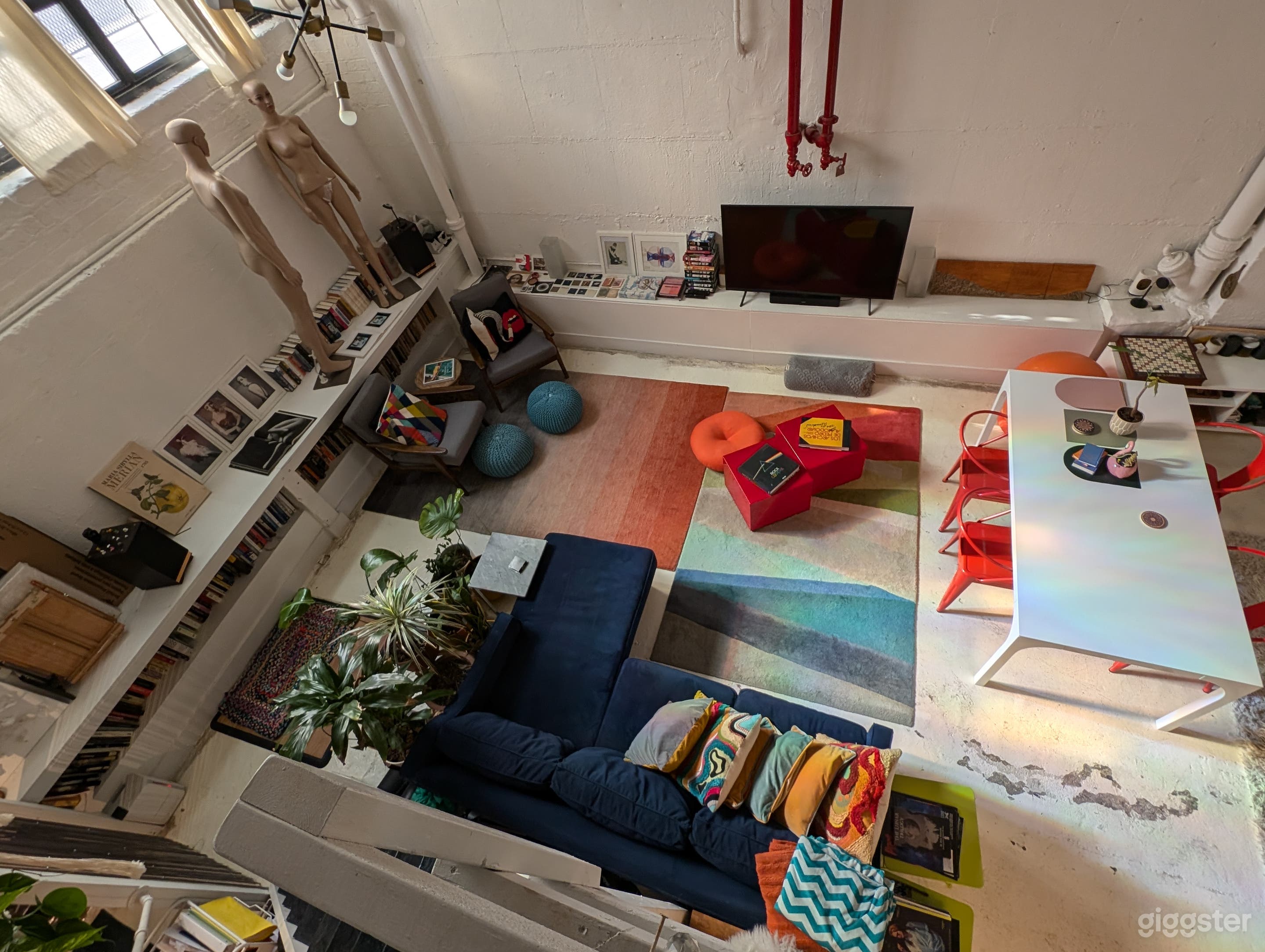 Artistic and creative LOFT Space Photo 1