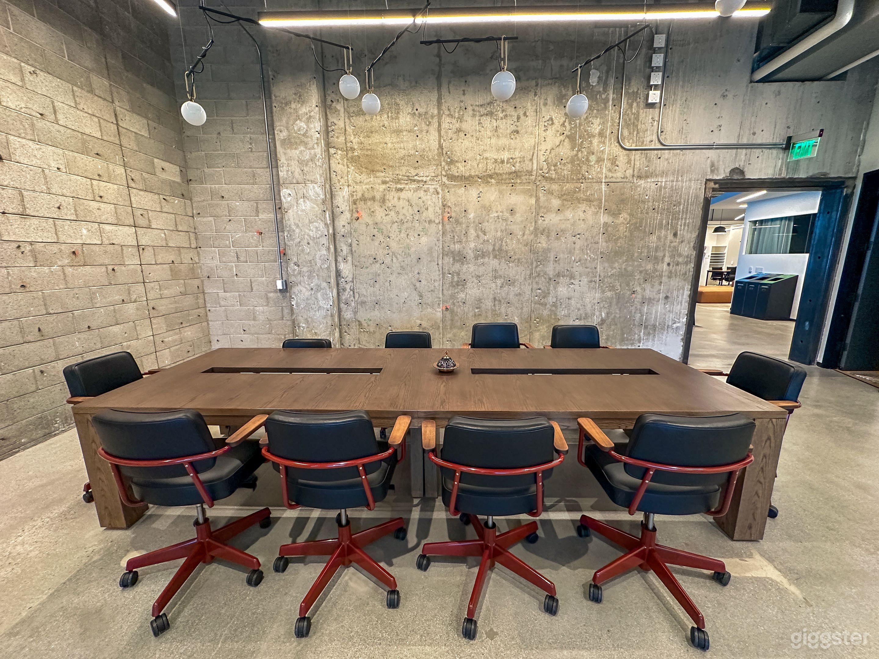 Nice table. Can I move in?