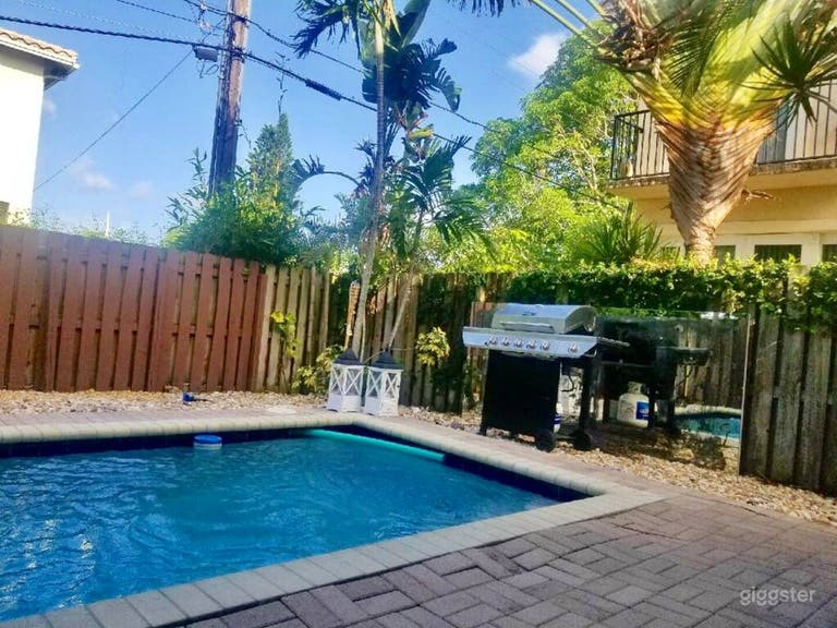  Clean Backyard with Pool 