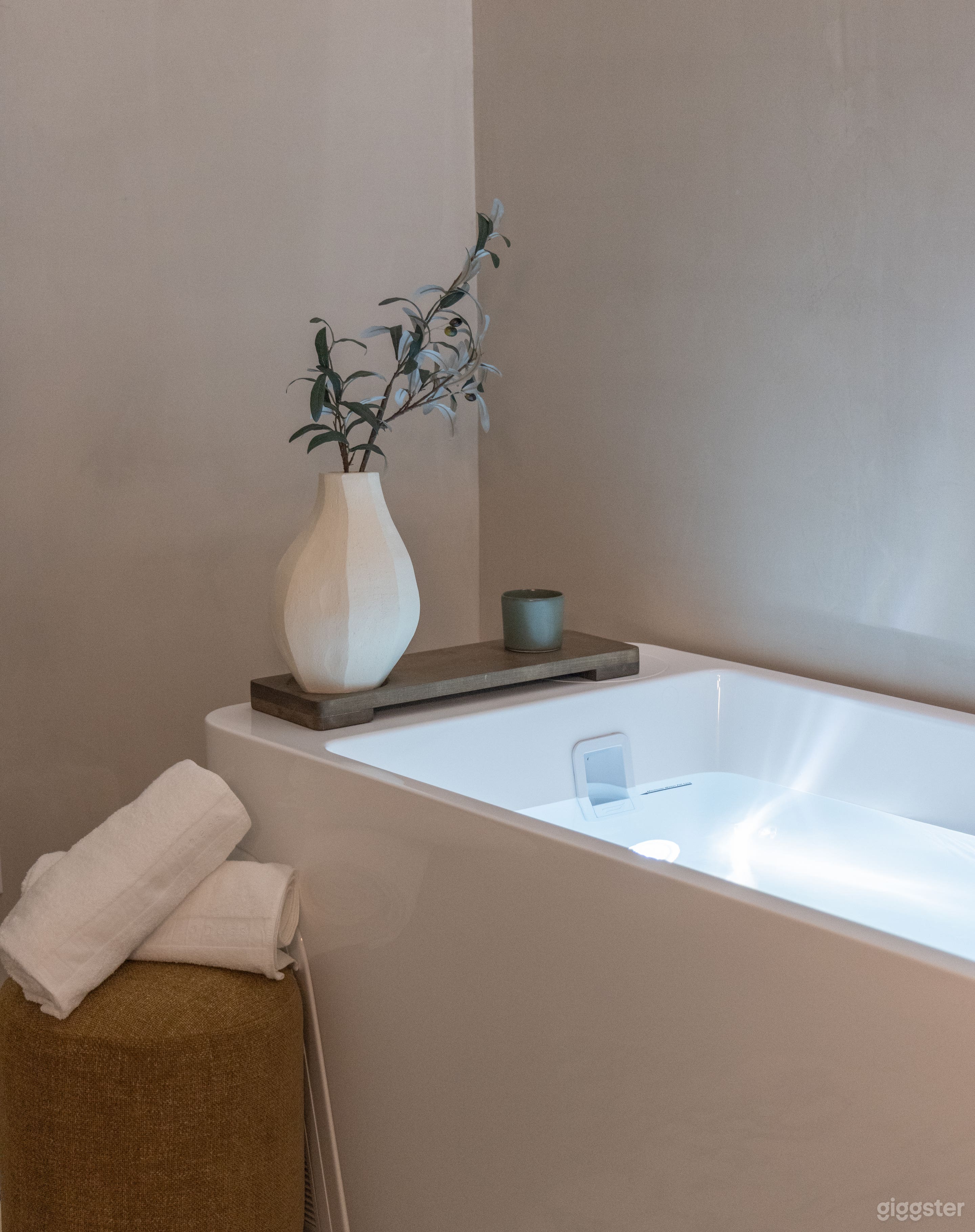 Boutique Studio Space Photo 4