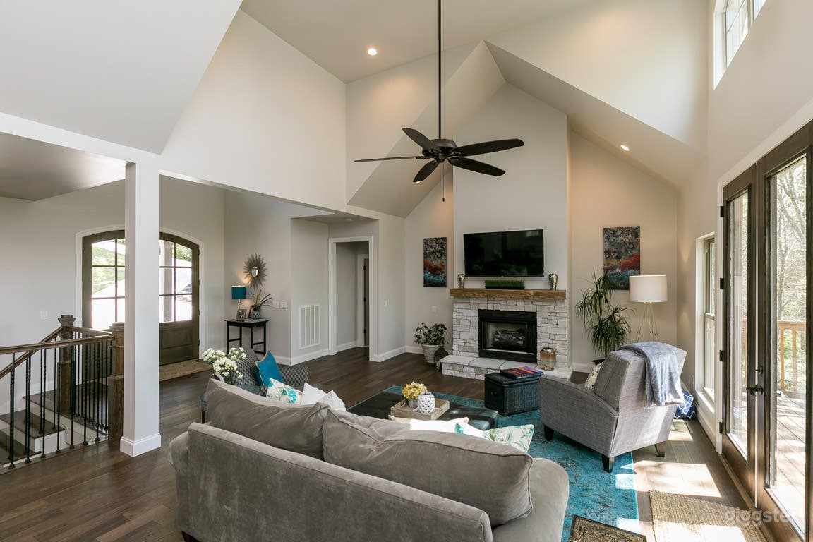 MODERN LODGE, MOUNT JULIET Photo 3