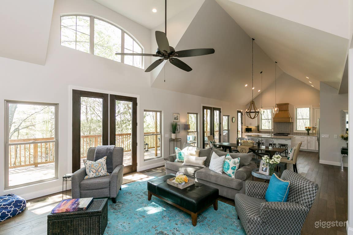 MODERN LODGE, MOUNT JULIET Photo 2