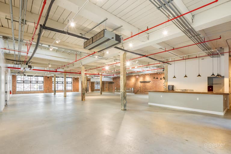  Spacious Industrial Event Space in Greenpoint, Brooklyn 