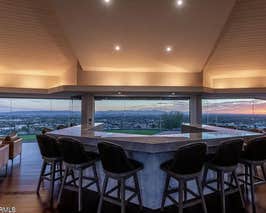  Stunning View in Paradise Valley 