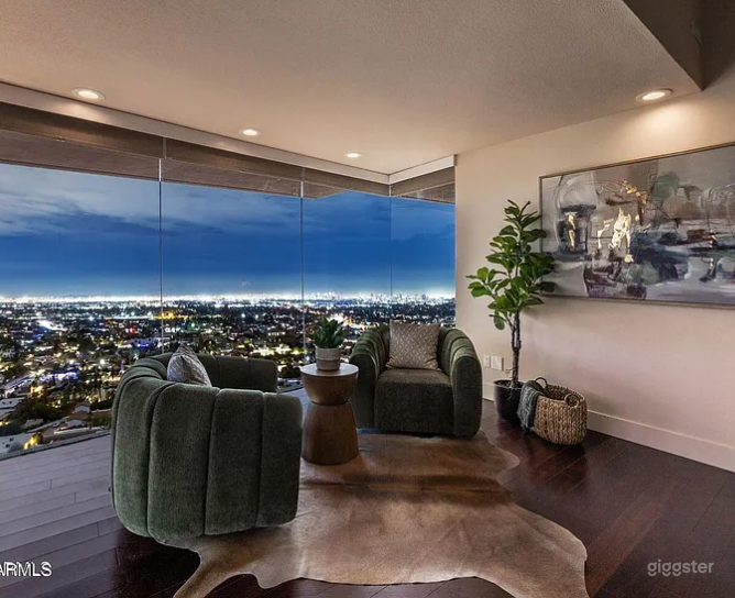 Stunning View in Paradise Valley Photo 2