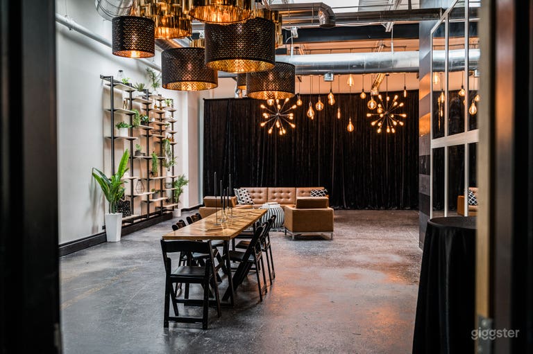  Modern Chic Loft | Events, Corporate Meetings & Productions 