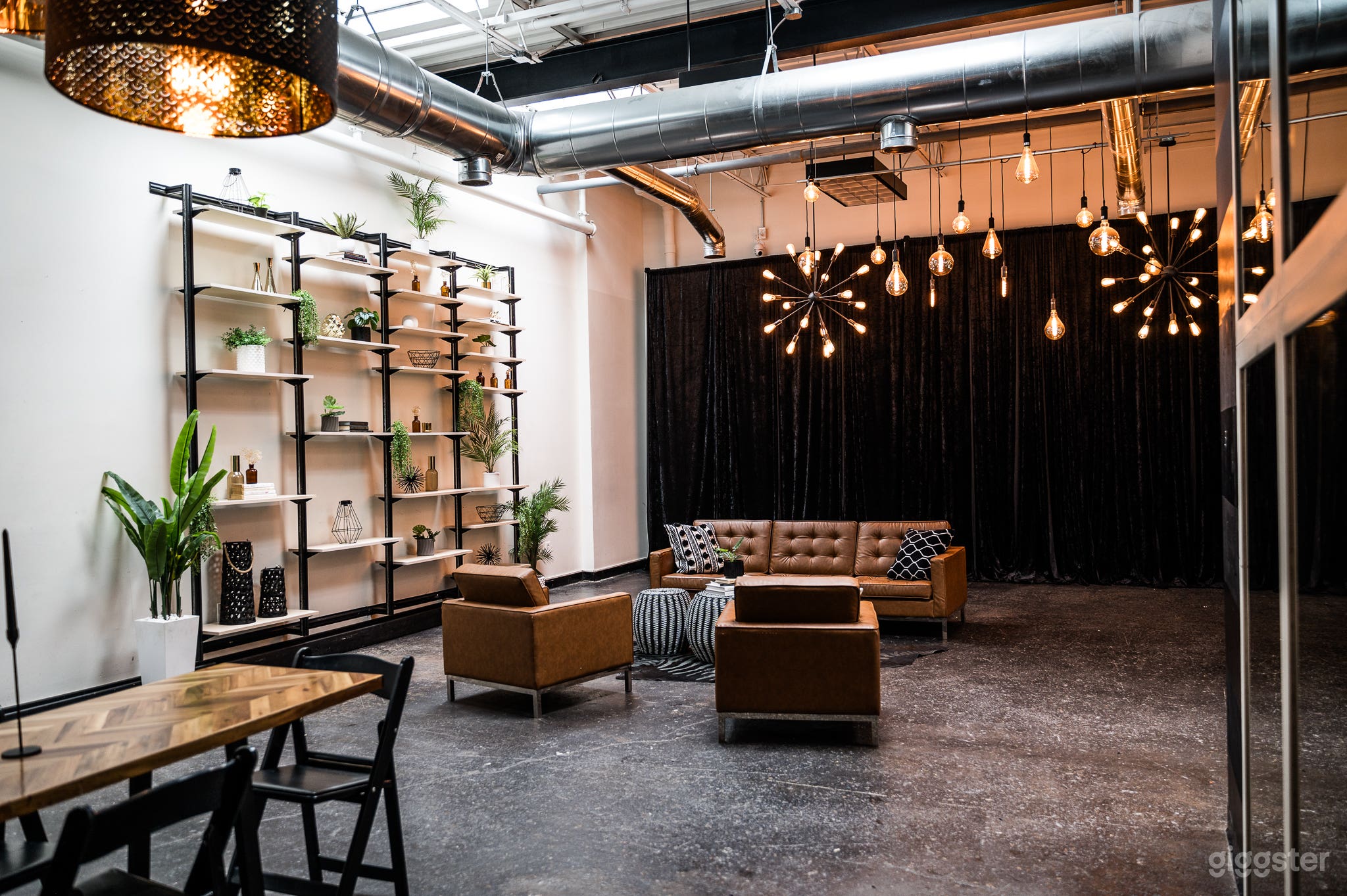 Modern Chic Loft | Events, Corporate Meetings & Productions Photo 1