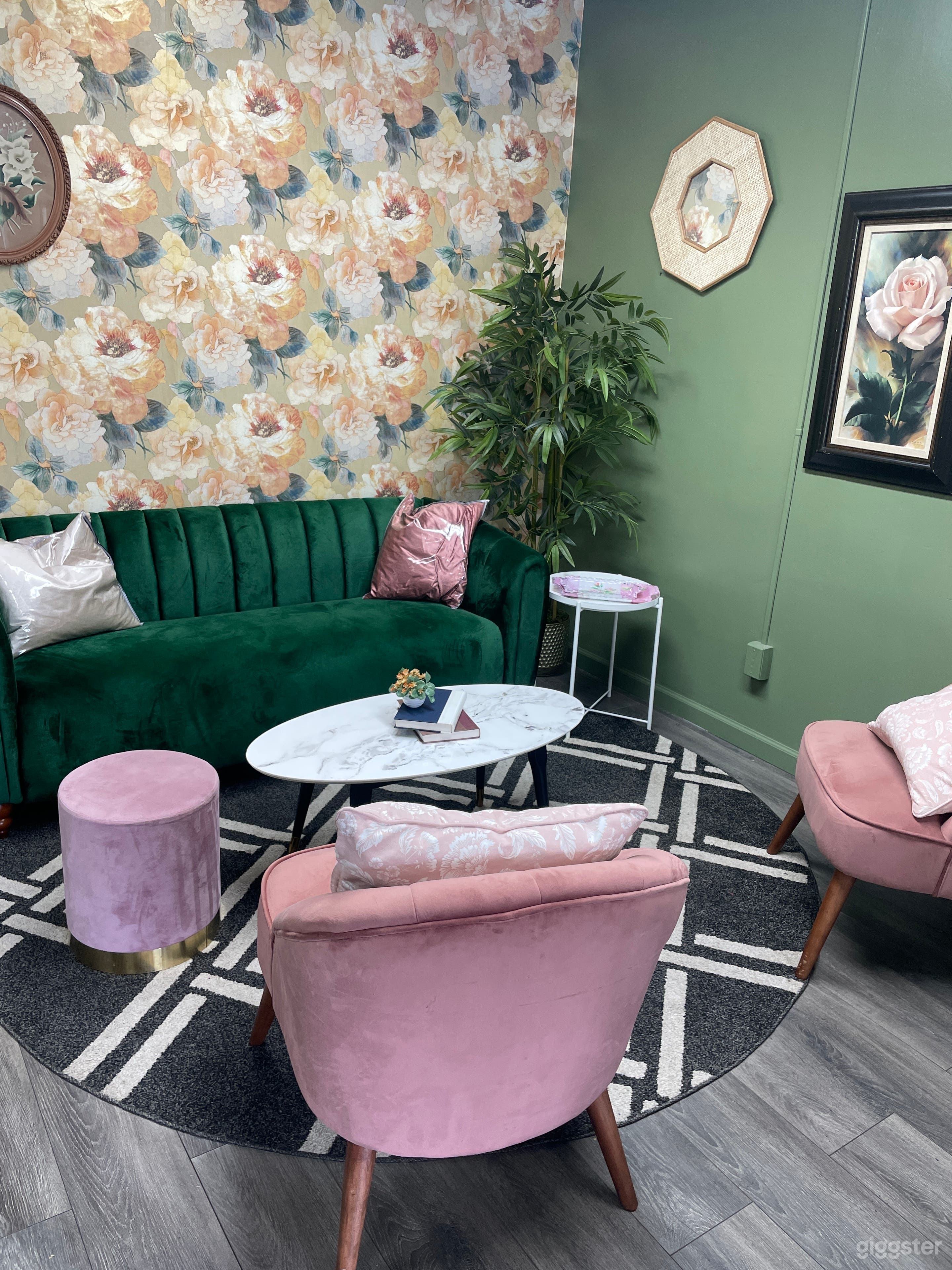 Coffee shop w/ Grandma’s house feel. Photo 1