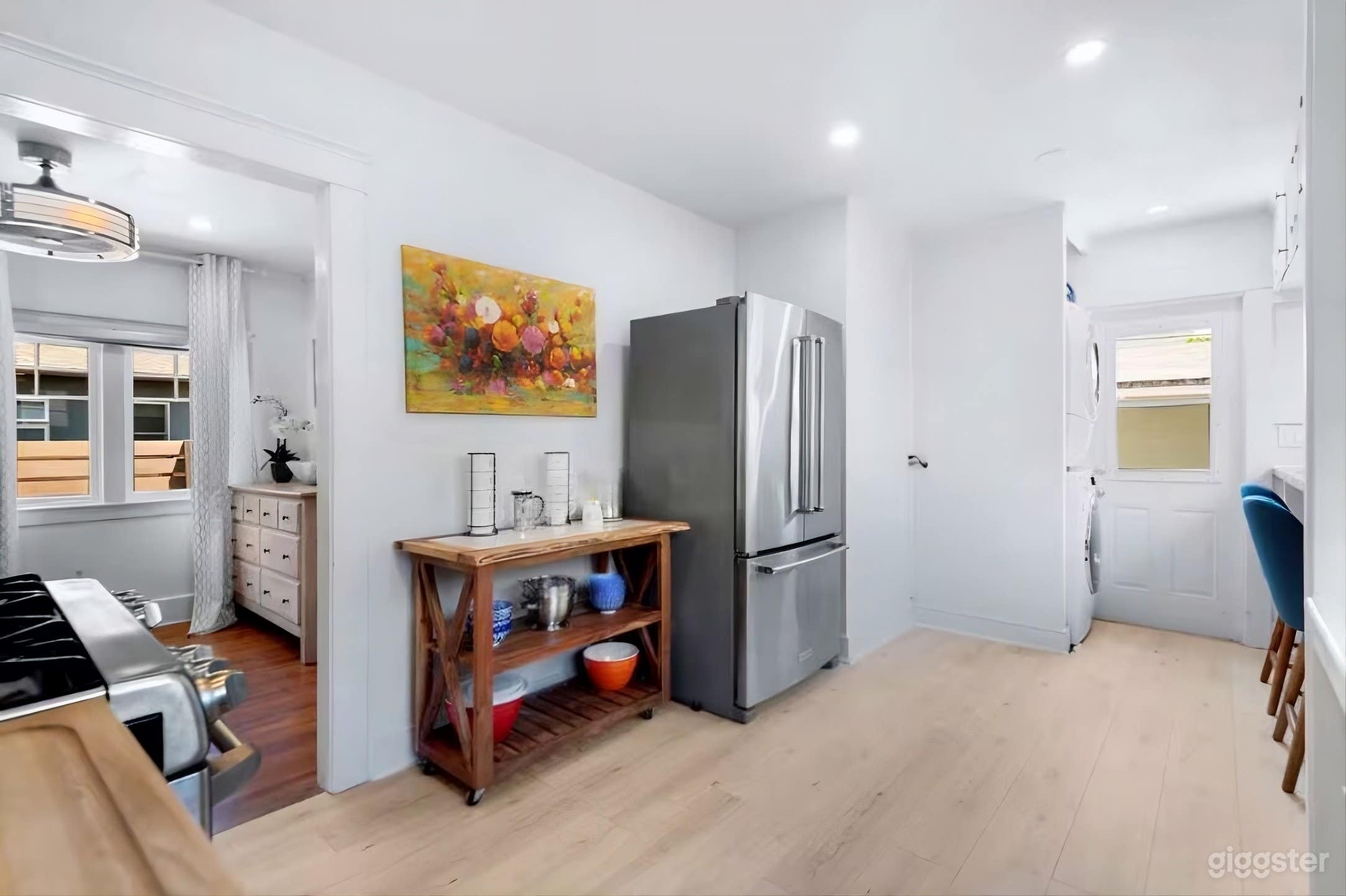 Bright Renovated Culver City Townhouse with Garden Photo 4