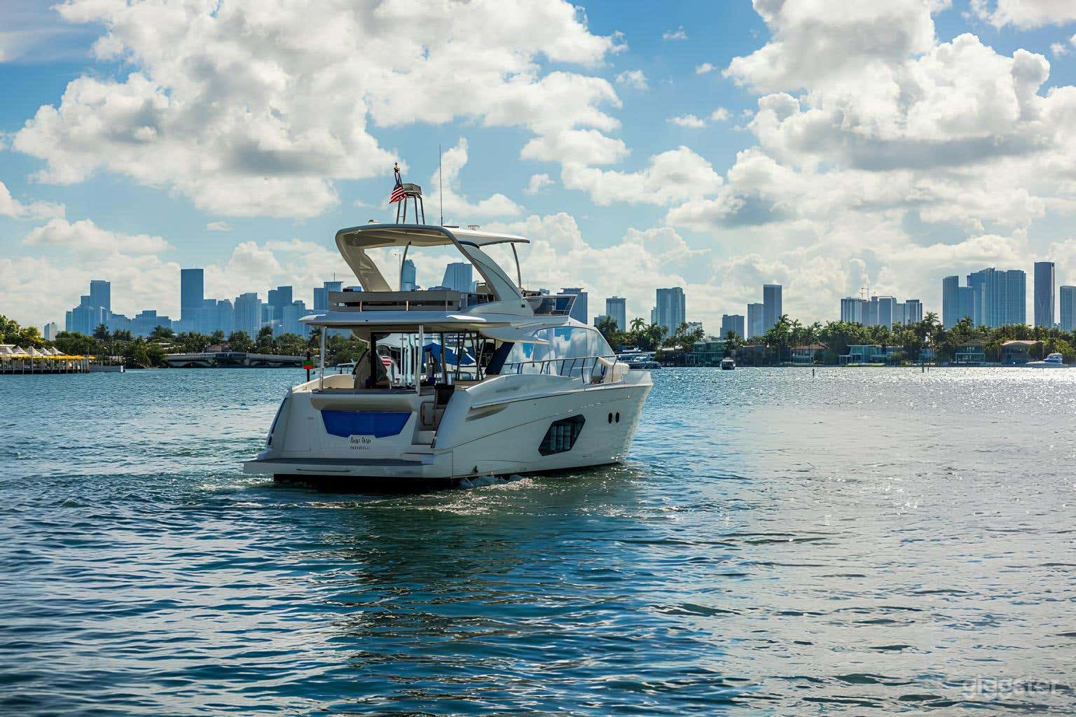 52" Absolute Flybridge Yacht Photo 4