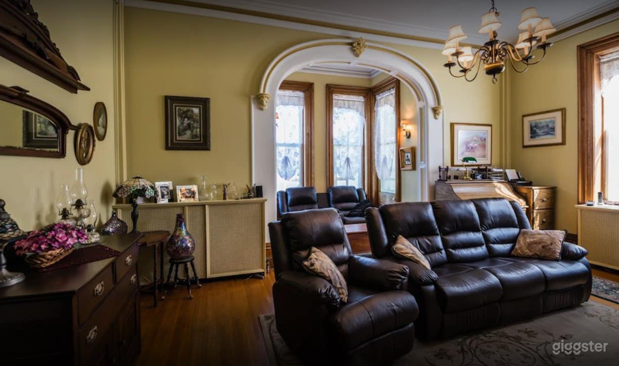 Stylish Historic Mansion in Stratford (Full Venue Buyout) Photo 4